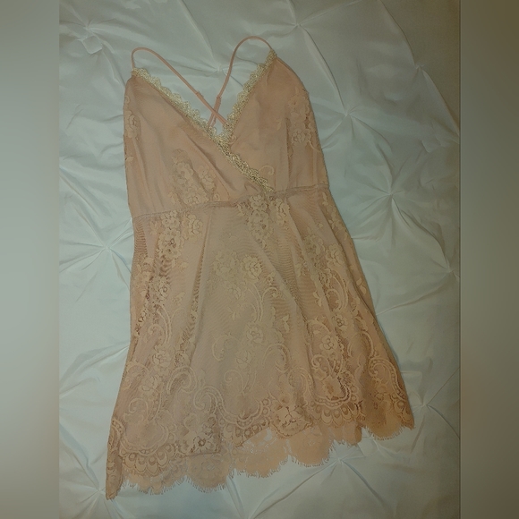 LOVERS + FRIENDS ART DECO LACE OVERLAY DRESS, BLUSH/CREAM XL - Picture 9 of 14
